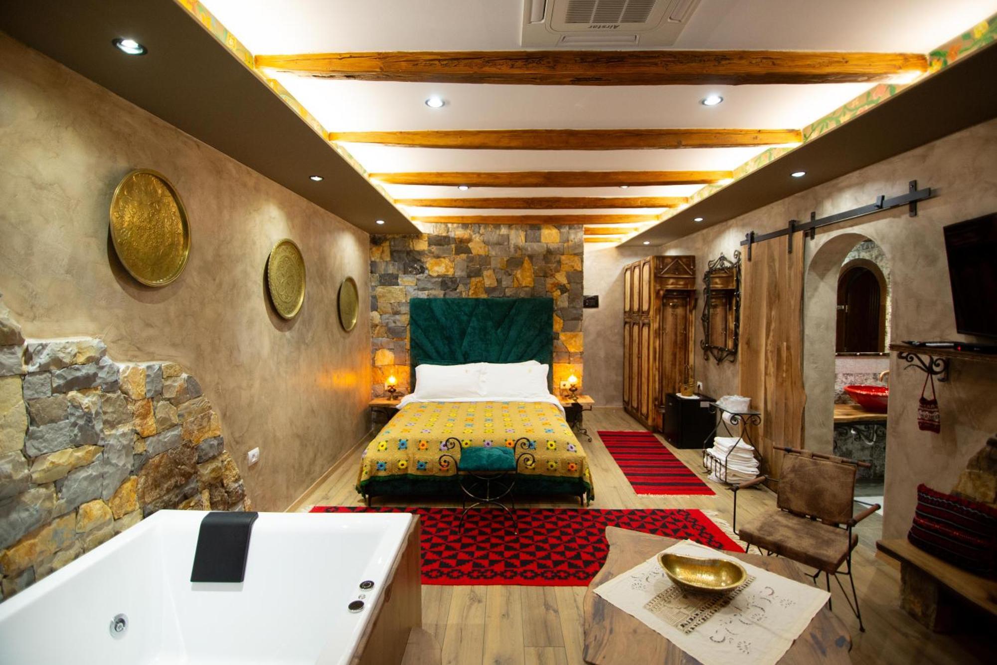 Vila Eden Boutique Hotel คอร์เชอ ภายนอก รูปภาพ